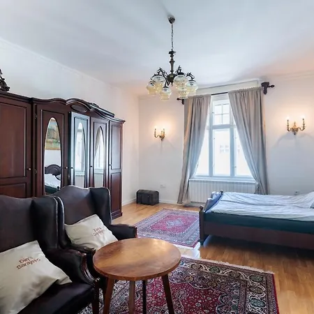 Presidential 2br In Main Street