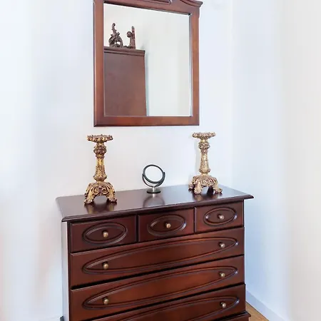 Presidential 2br In Main Street Apartman