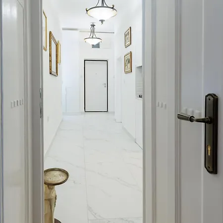 Presidential 2br In Main Street *